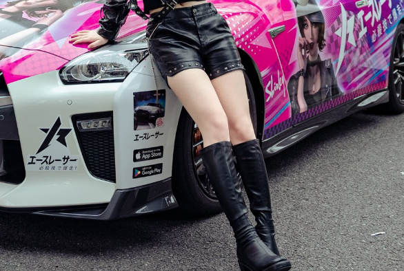 【あみち】あみちさん、道端できれいすぎる脚を晒してしまうｗｗ